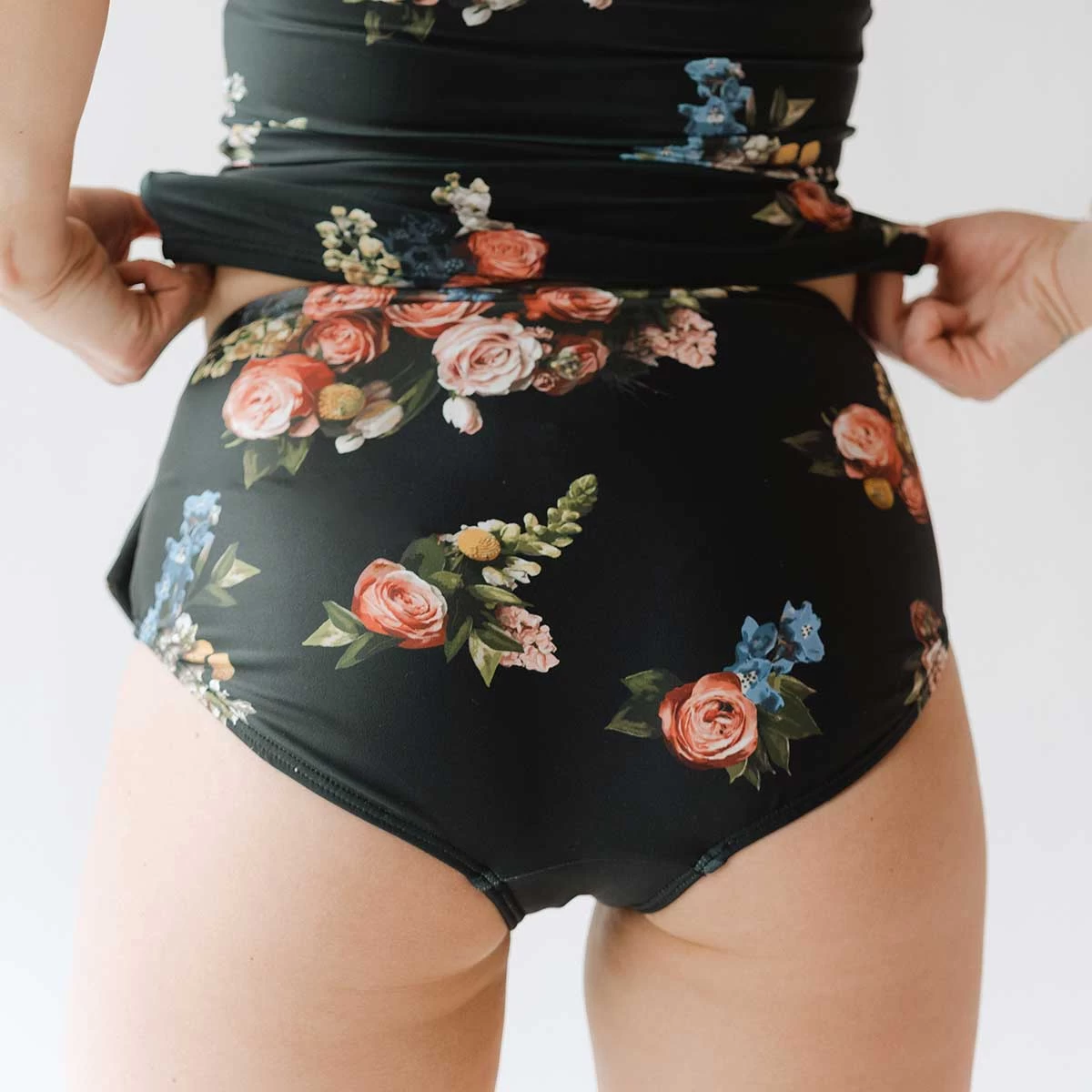 Simone Bottoms, Rose Black - Image 9